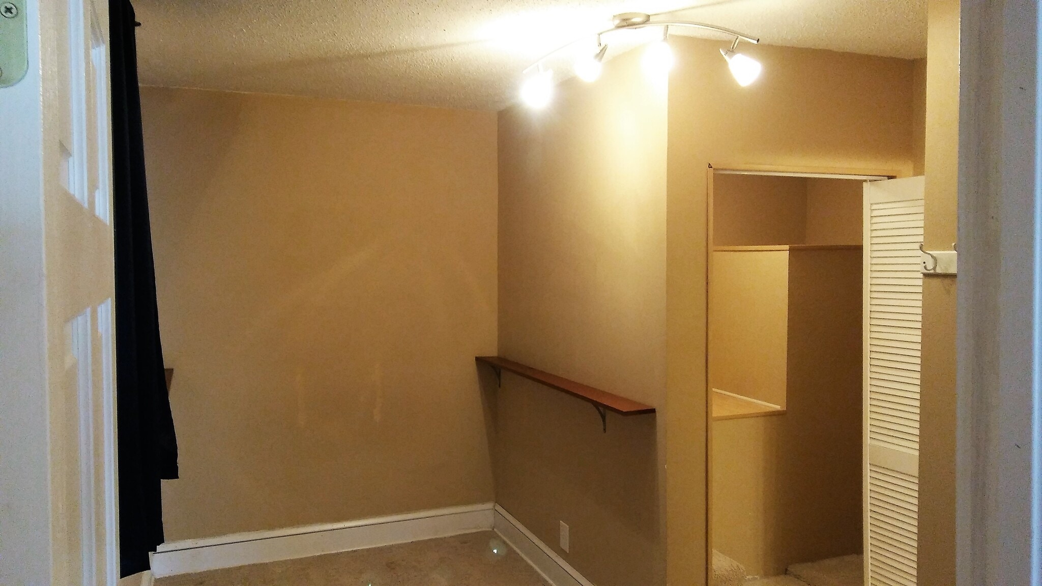 bedroom walk in closet - 114 Walnut Street