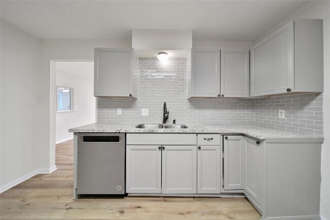 Building Photo - 34514 Michelle Dr