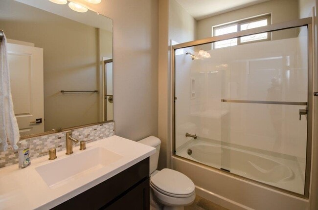 Building Photo - Beautiful 2 bedroom, 2 bath, plus den in an amazing 55+ community in Encanterra! - MEMBERSHIP INC...