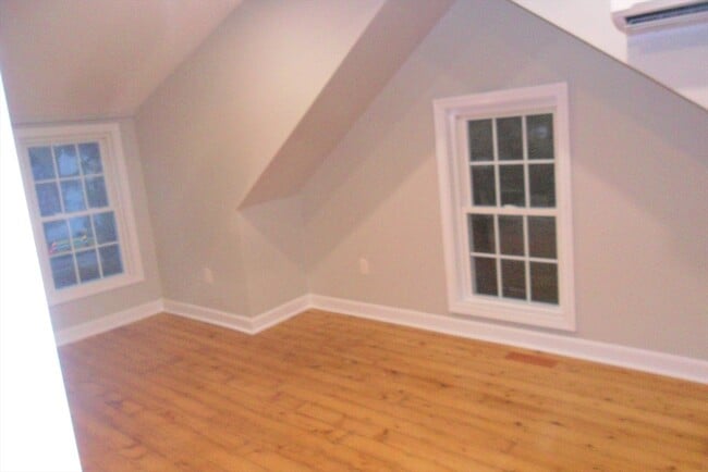 Building Photo - 400 Concord St