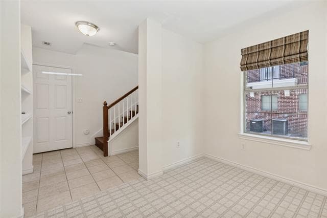 Building Photo - 2112 Grove Park Ln