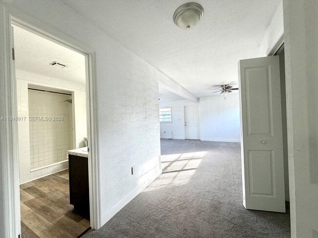 Building Photo - 565 Forrest Dr