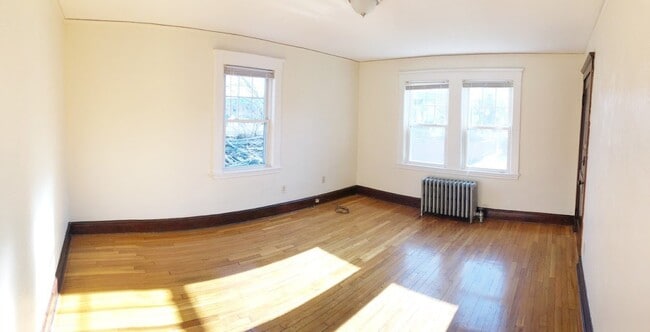 Building Photo - Available December 1st! 1 BED 1 BATH in prime Quincy location!