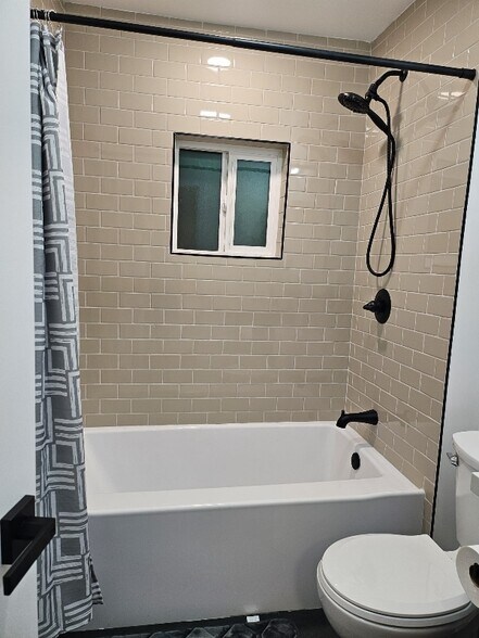 Building Photo - 3927 SW Webster St