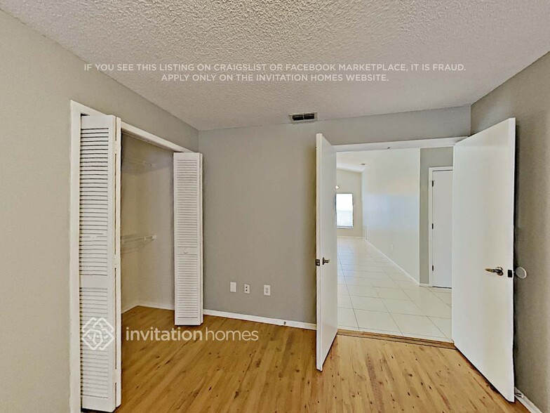 Building Photo - 12513 Belrose Ave