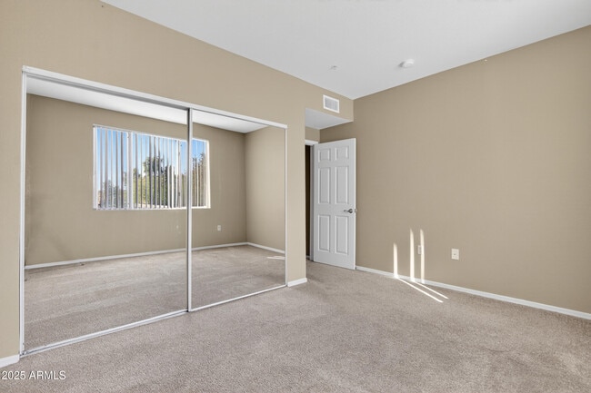 Building Photo - 5401 E Van Buren St