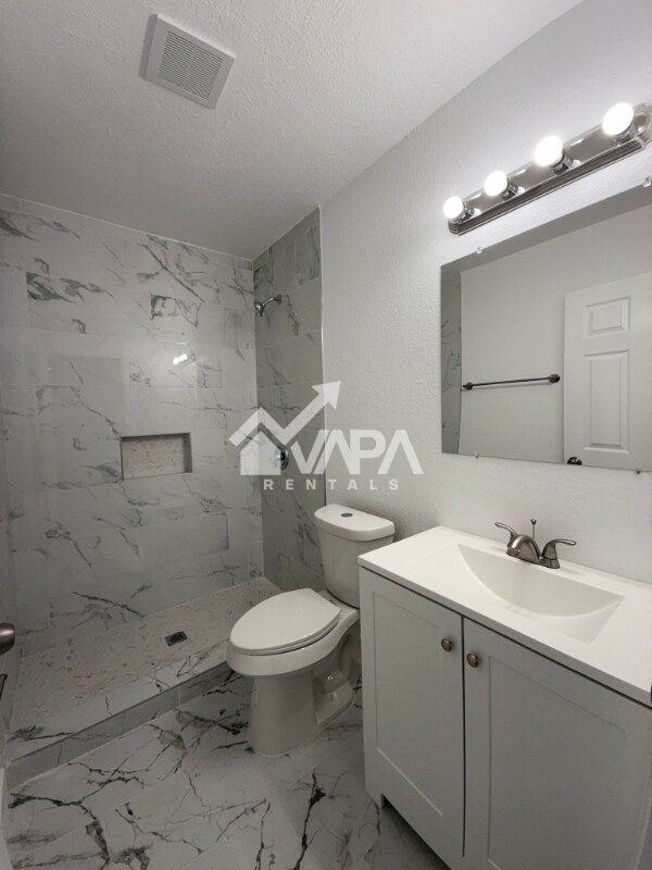Building Photo - 4847 Featherock Dr