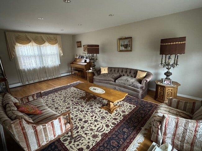 Building Photo - 5 Glenn Dr