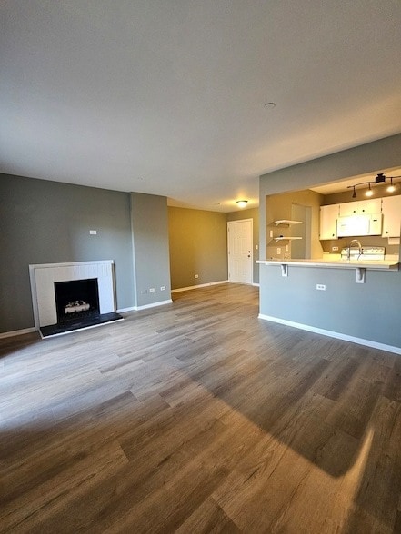 Building Photo - 1354 Cunat Ct