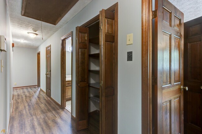 Building Photo - 130 Aspen Way