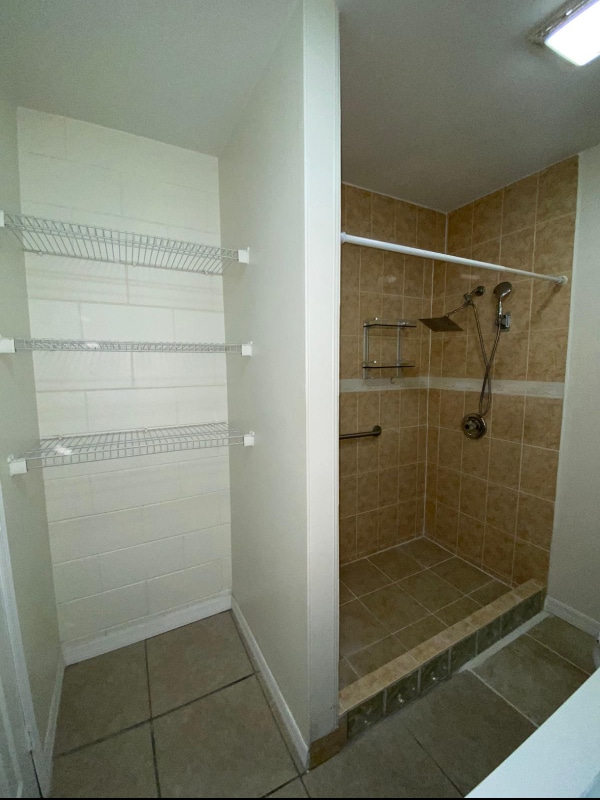 Building Photo - 129 Dahlia Dr