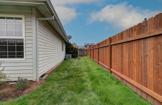 Building Photo - Single Level In Heart of Salmon Creek