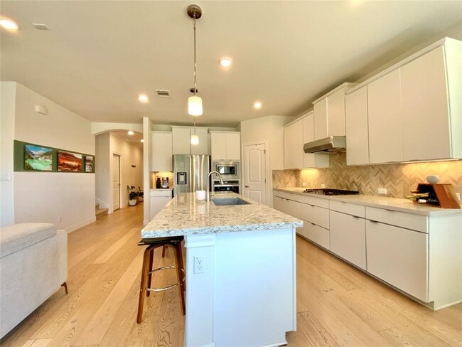 Building Photo - 16028 Cinca Terra Dr