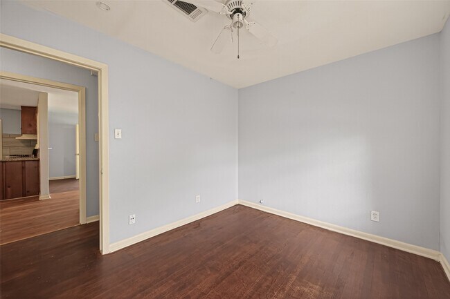 Building Photo - 10506 Buffum St
