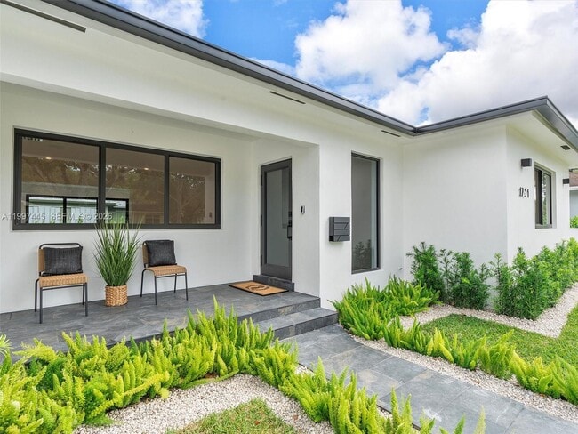 Building Photo - 1751 NE 138th St