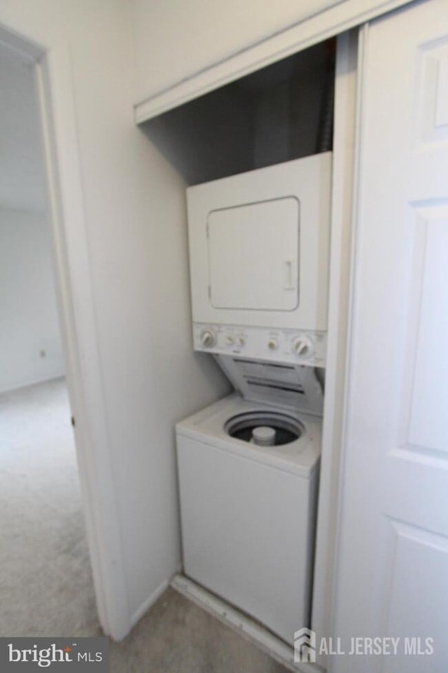 Building Photo - 2114 Aspen Dr