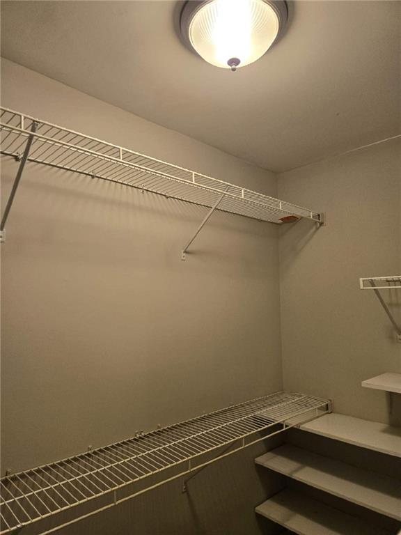 Building Photo - 5315 Sherwin Dr