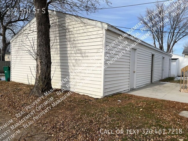 Building Photo - 1 Bedroom 1 Bath Apartment Available Now -...