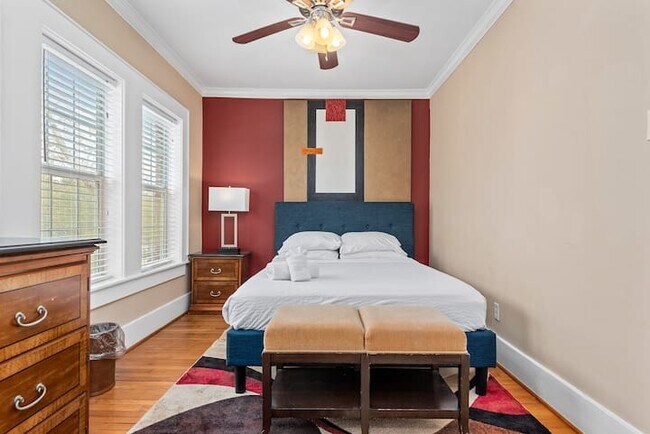 Building Photo - 2406 Arbor St