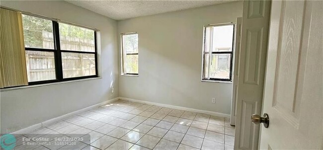 Building Photo - 4161 NW 114th Terrace