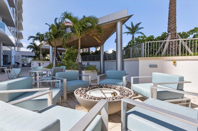 Building Photo - 153 N Seabreeze Blvd