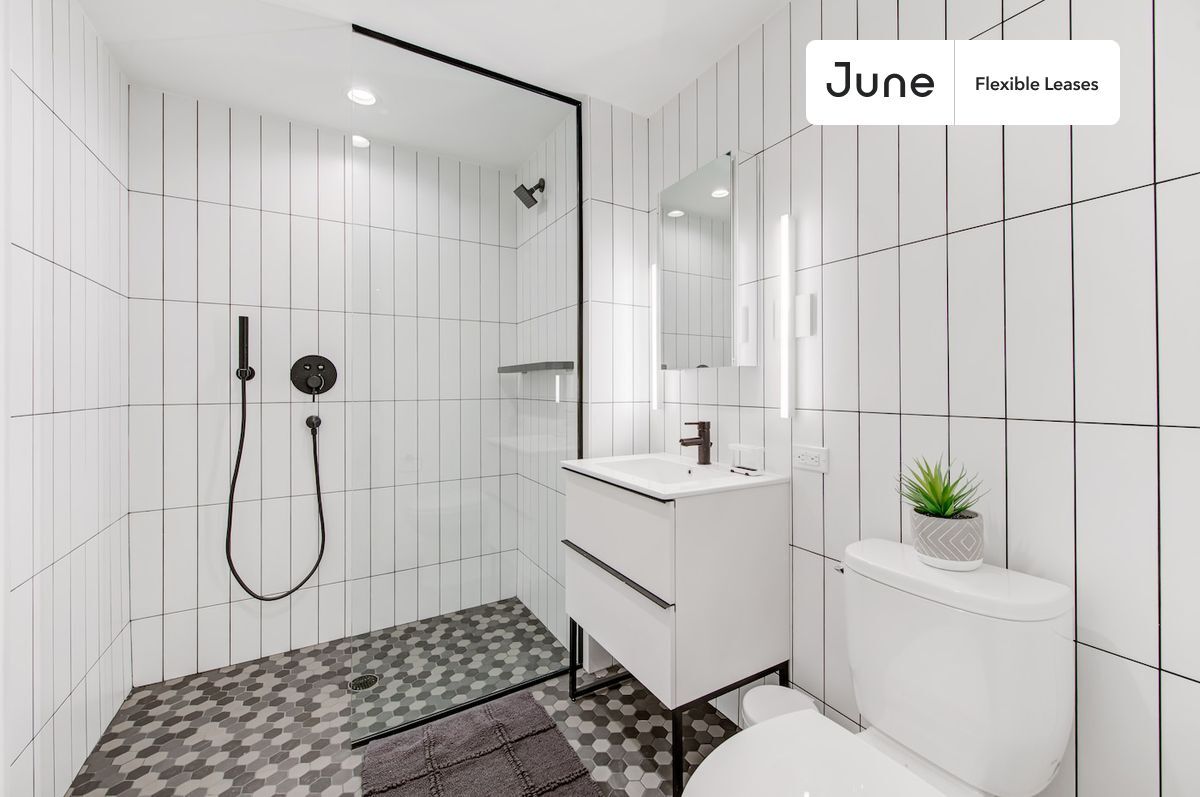 Building Photo - Trendy Private ROOM in Williamsburg