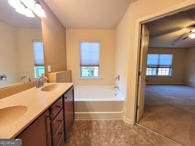Building Photo - 2334 Attewood Dr