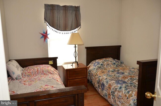 Building Photo - 43060 Francis Square