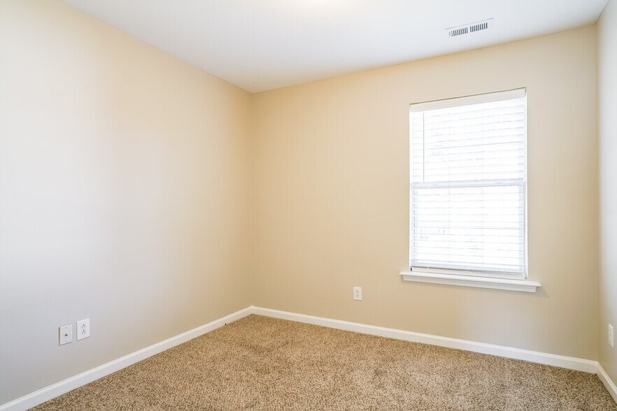 Building Photo - 5405 Kissimmee Ln