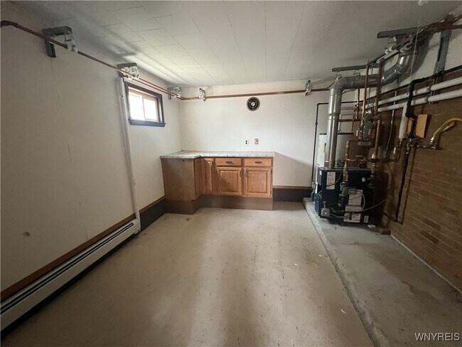 Building Photo - 820 Cayuga Creek Rd