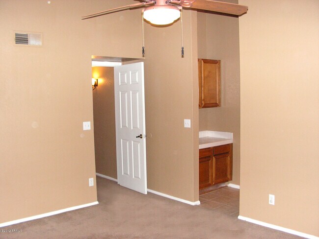 Building Photo - 6725 W Brown St