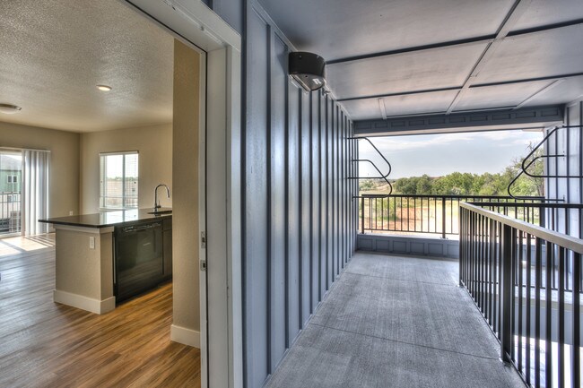 Building Photo - 303 W Prospect Rd