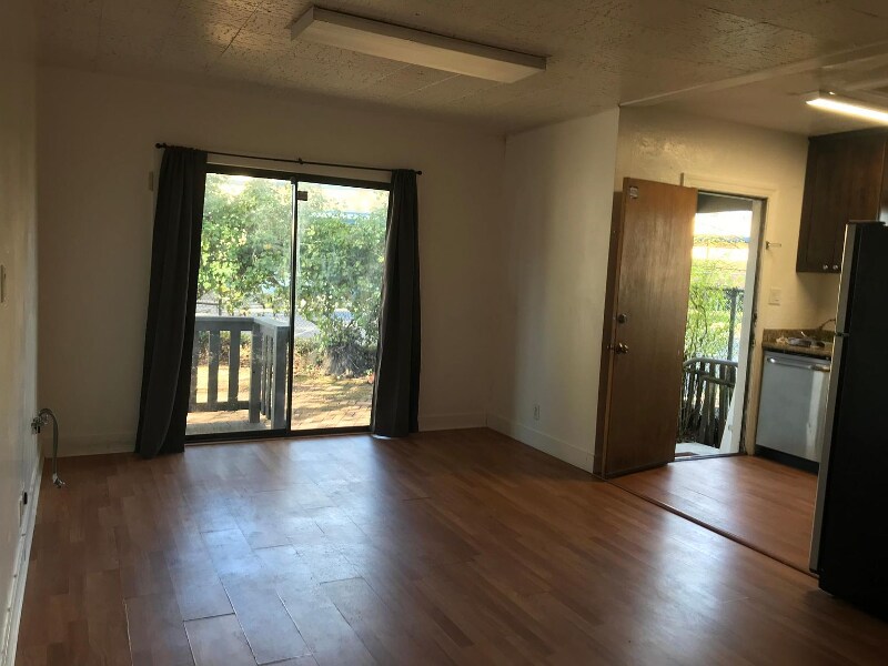 Building Photo - 849 5th St