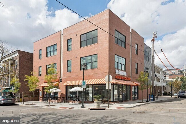 Building Photo - 100 Forrest Ave