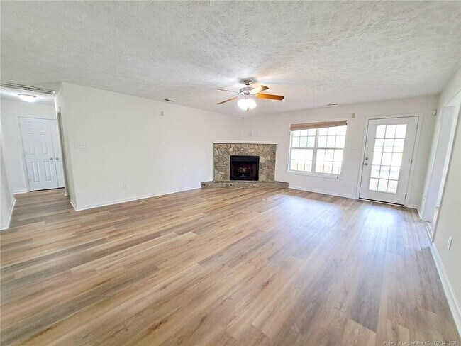 Building Photo - 206 Sandspur Ct