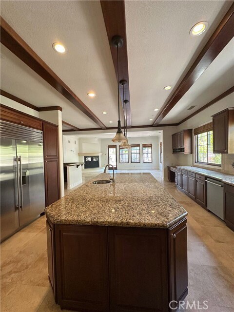 Building Photo - 25351 Mustang Dr