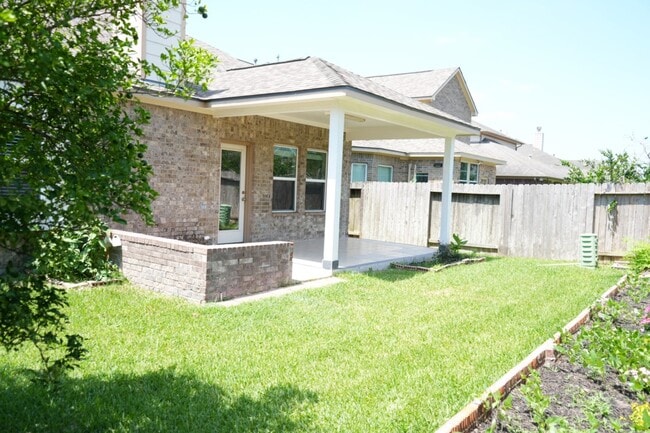 Building Photo - 6306 Bain Dr