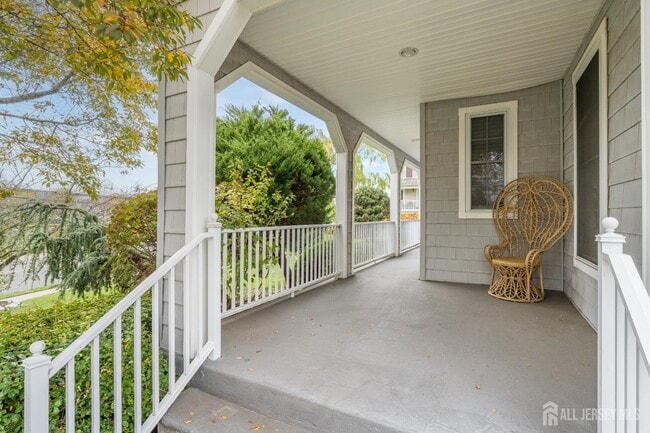 Building Photo - 2 Spinnaker Dr