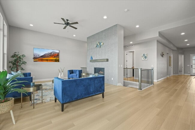Building Photo - $7,495.00, Stunning 6 bed, 5 bath Ranch-St...