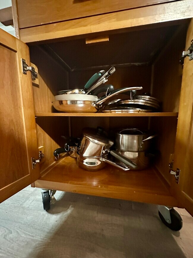 Building Photo - 45 Folly Field Rd