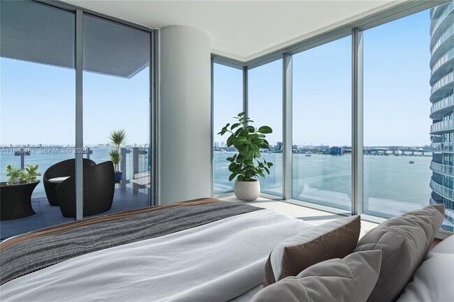 Building Photo - 700 NE 26th Terrace