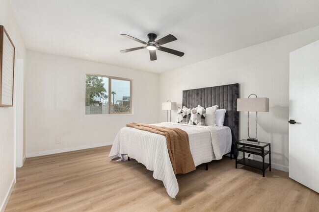 Building Photo - Fully Remodeled 4-Bedroom Home in Prime Gi...