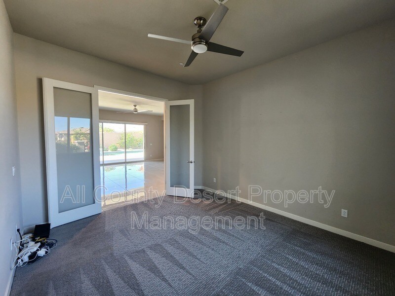 Building Photo - 78987 Yorkville Ln