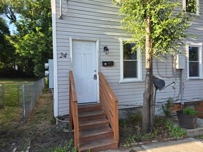 Building Photo - 24 E Pall Mall St
