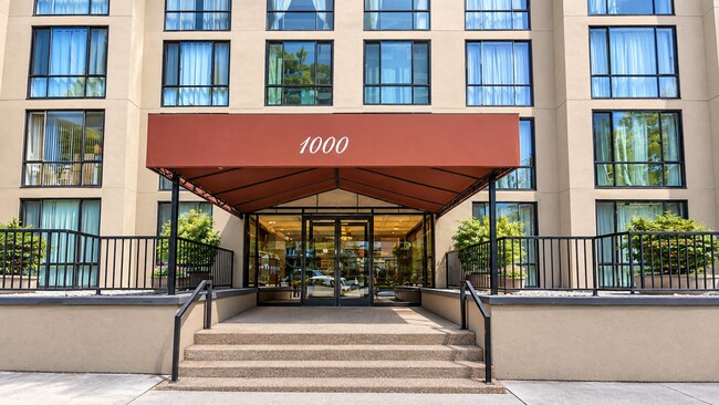 Building Photo - 1000 Franklin St