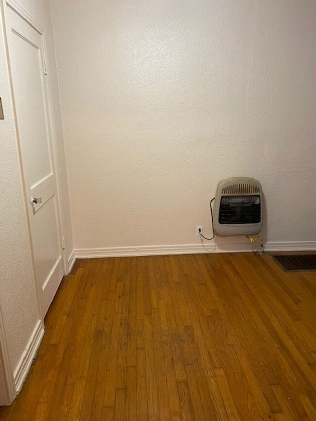 Building Photo - One bedroom duplex in Central Denton