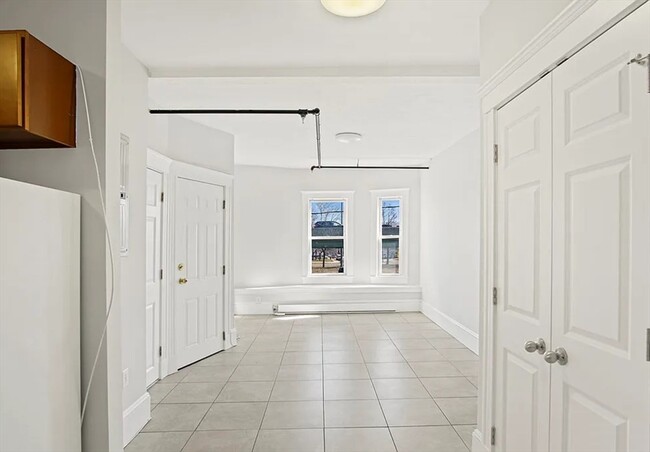 Building Photo - 2 Redfield St
