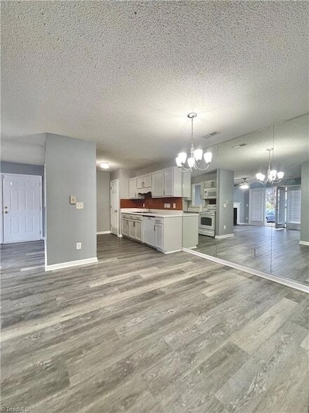 Building Photo - 7137 W Friendly Ave