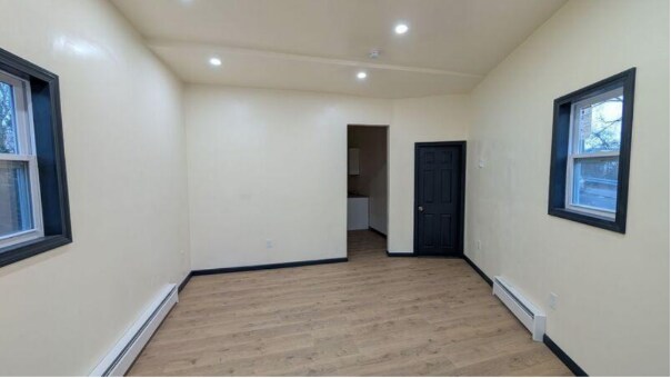 Building Photo - 501 Blatchley Ave