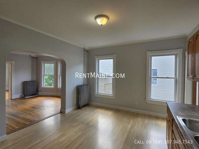 Building Photo - 116 Sabattus St
